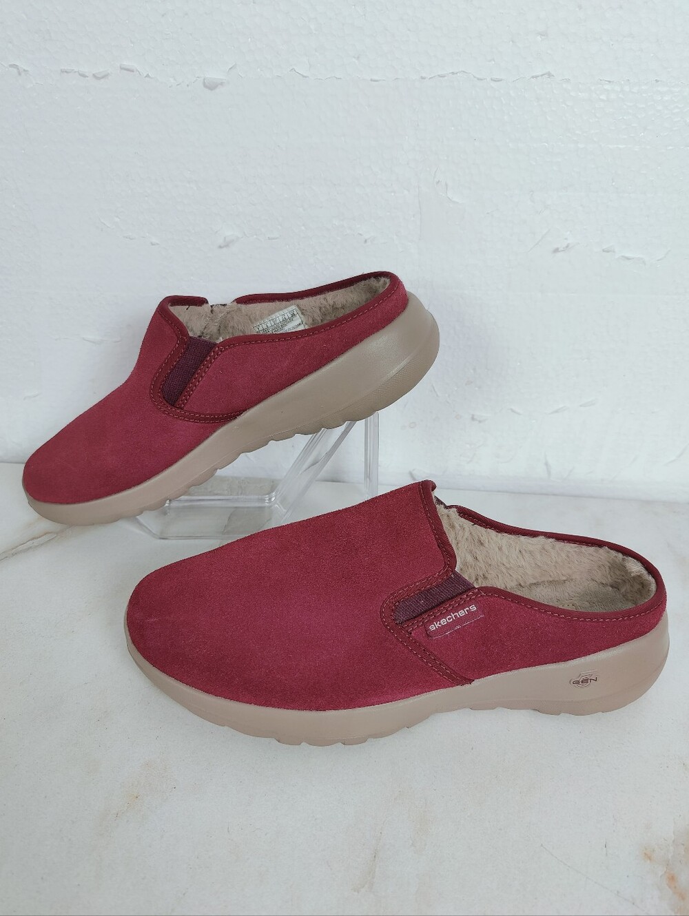 EUC Skechers GOwalk Joy Red Suede Clogs Faux Fur Lined, Burgundy, Sz 7